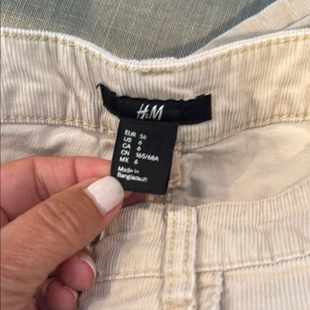 H&M Cream Pants - Picture 3 of 3